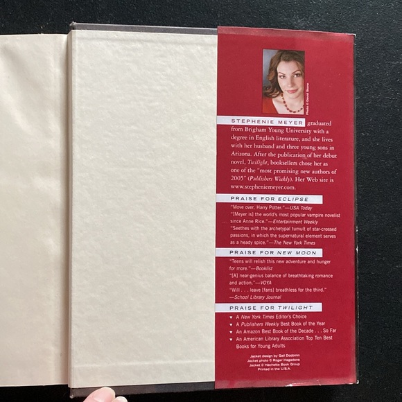 Breaking Dawn-The Twilight Saga Book 4 by: Stephenie Meyer - Picture 7 of 7